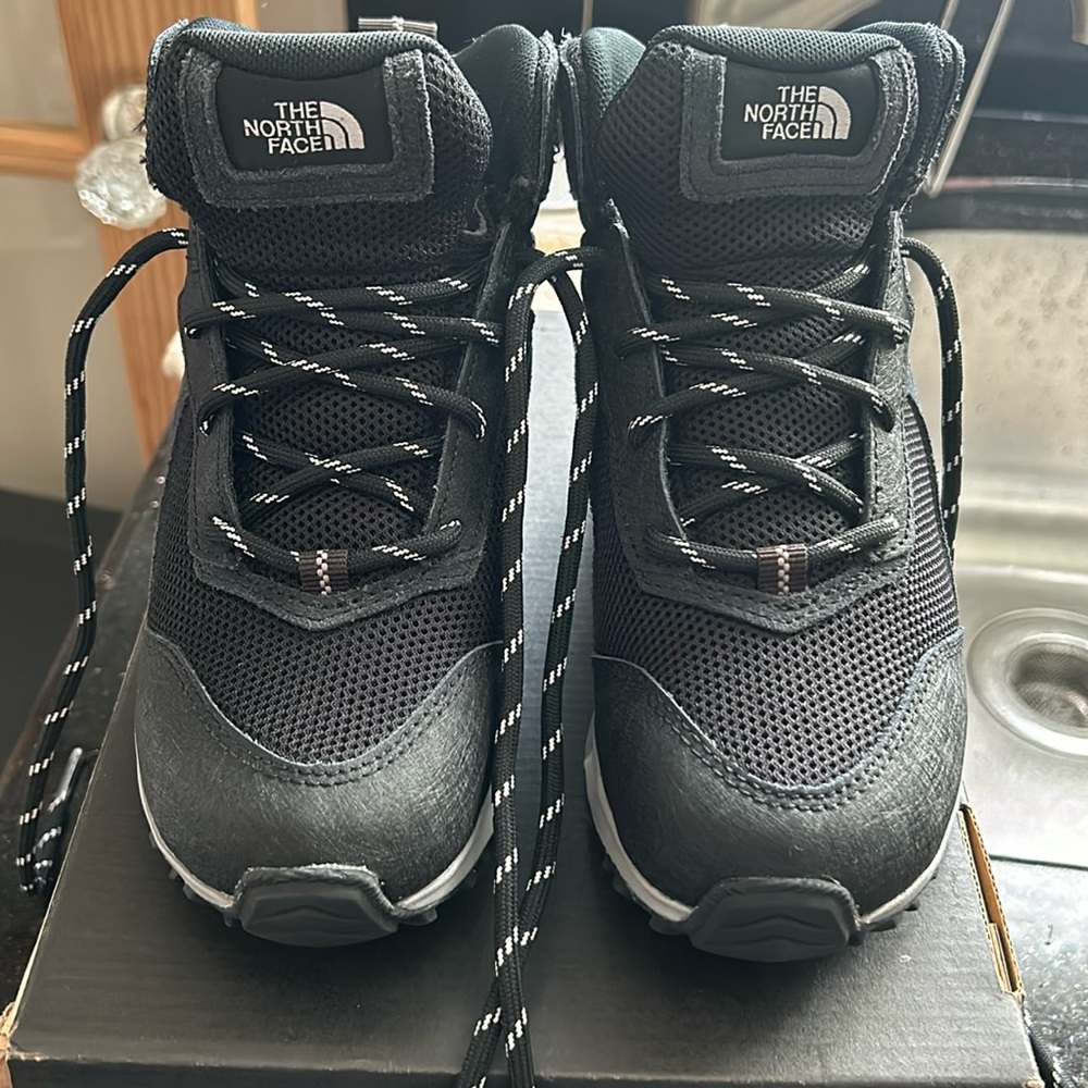 North face black boots size 1.5
